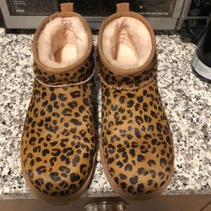 EUC UGG classic ultra mini leopard